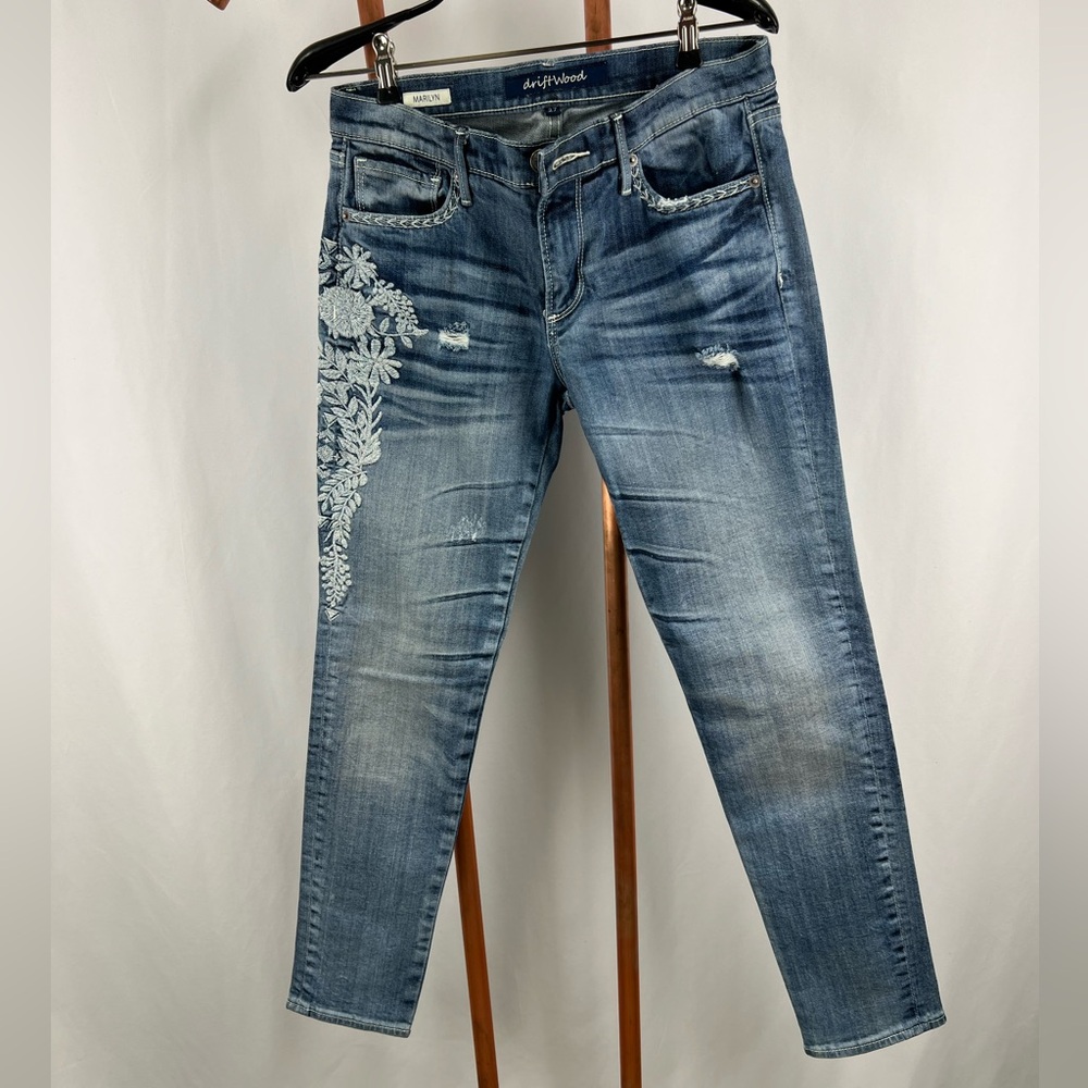 NWOT Driftwood Skinny Jeans with White Embroidery